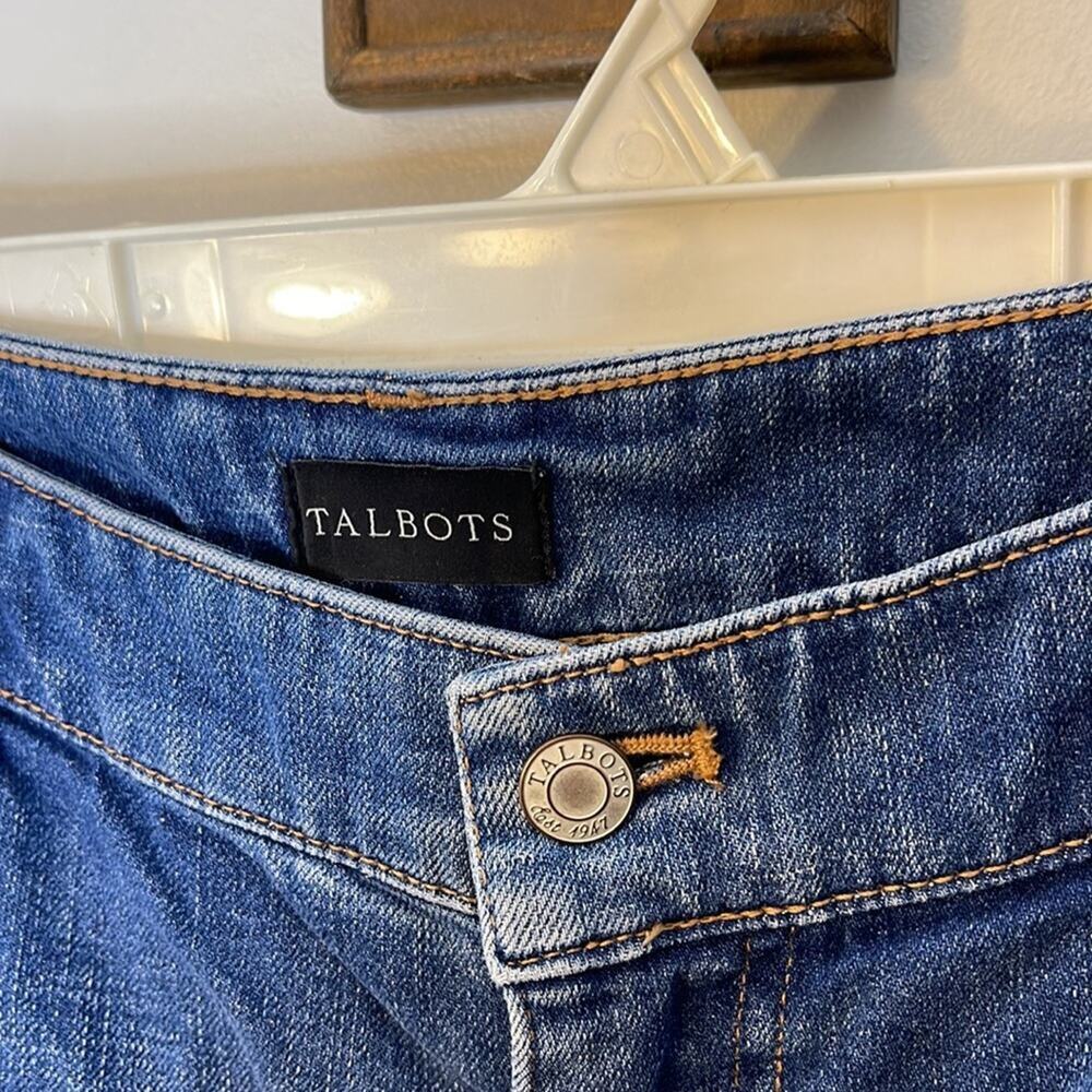 TALBOTS Distressed Raw Hem Medium Wash Cotton Blend Everyday Relaxed Jean Sz 16 - Picture 2 of 9